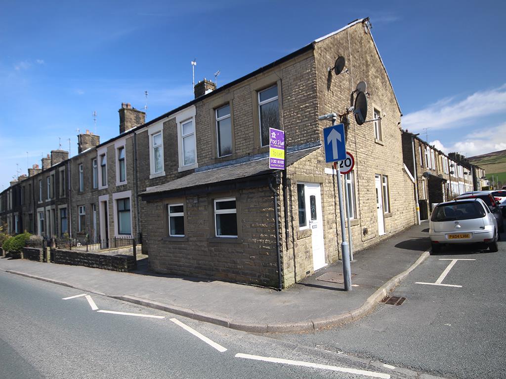 2 bedroom flat To Let in Earby - IMG_6224.jpg